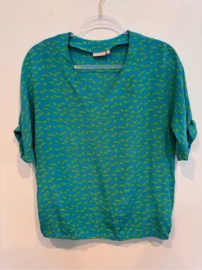 Ellie Kai Silk Cuffed Short Sleeve Size 2